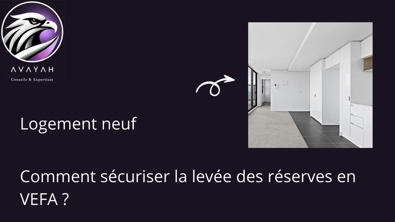 Expert en bâtiment inspectant un logement neuf lors de la levée des réserves en VEFA